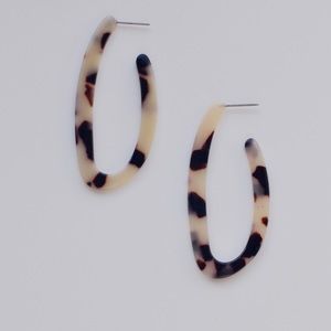 Long Blonde Tortoise Resin Hoop Earrings